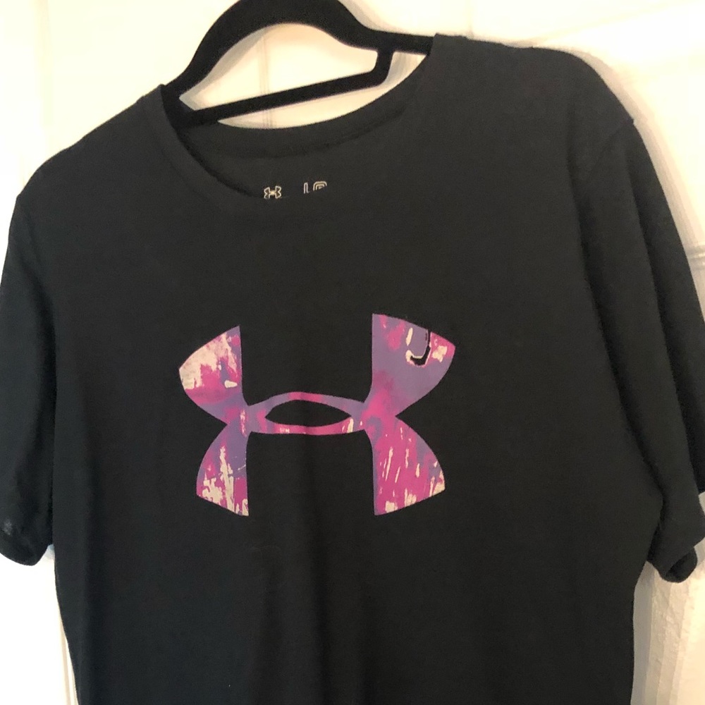 Women’s under armor T-shirt